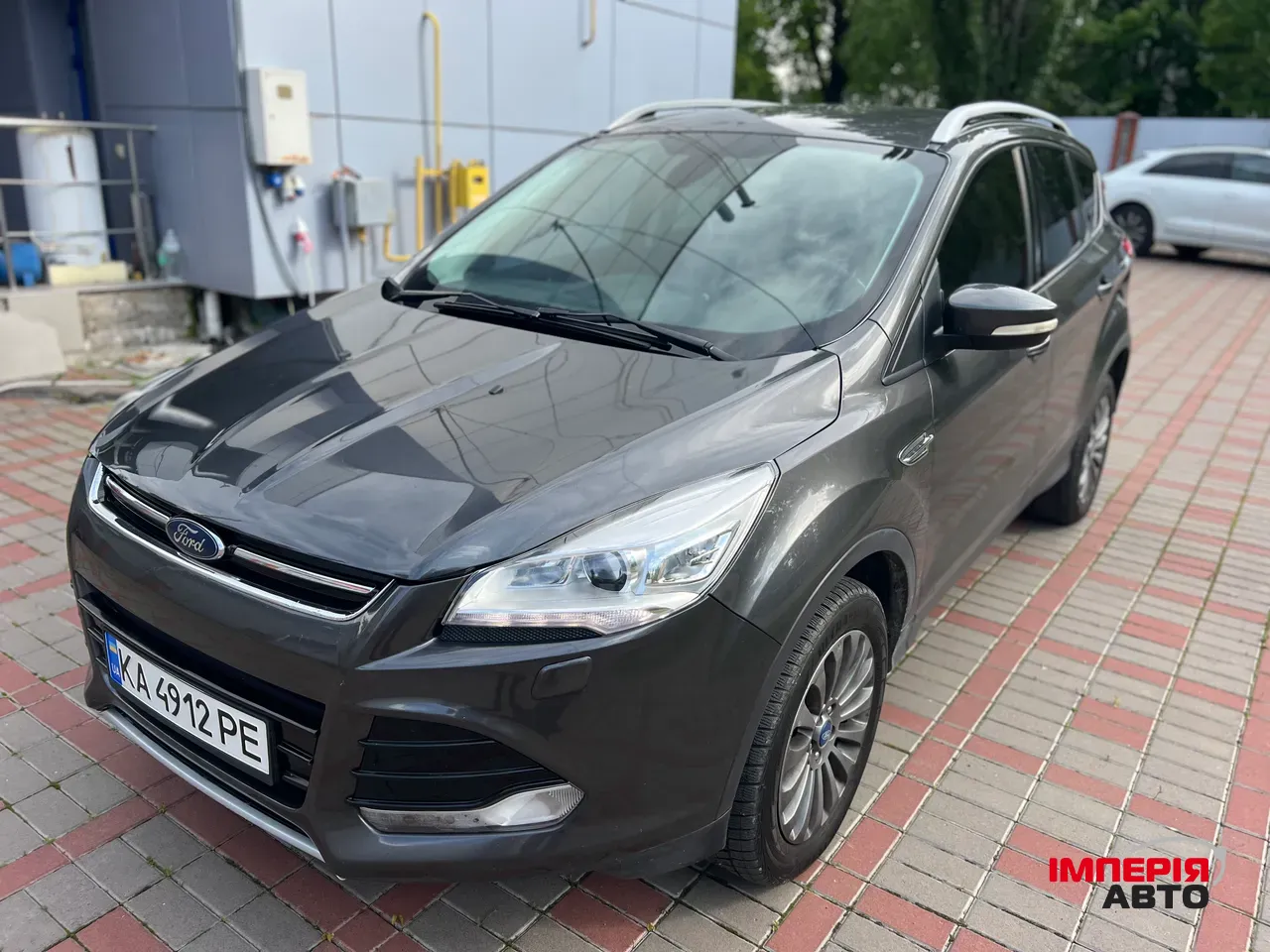 Ford Kuga - фото 1