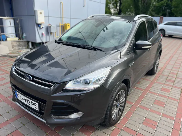 Ford Kuga - фото 1