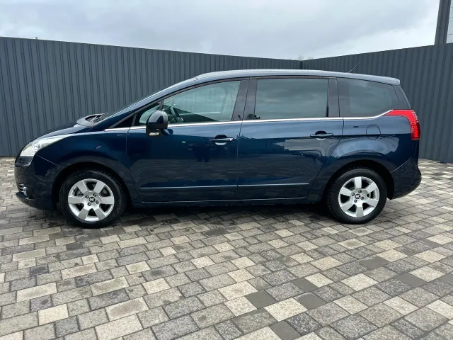 Peugeot 5008 - фото 3
