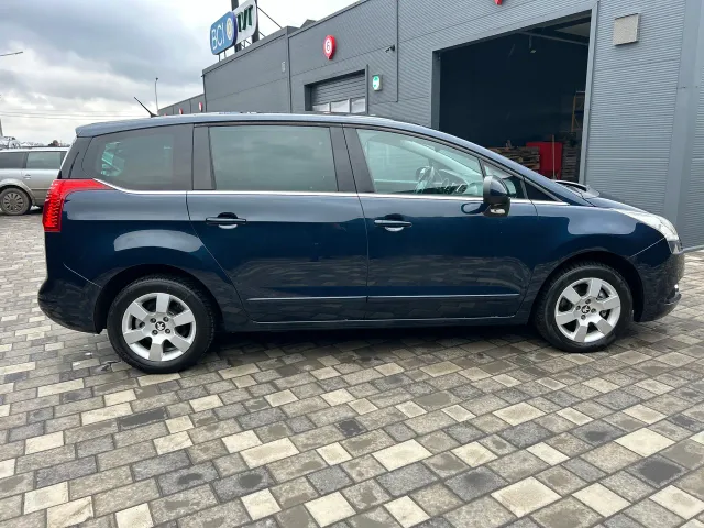 Peugeot 5008 - фото 4