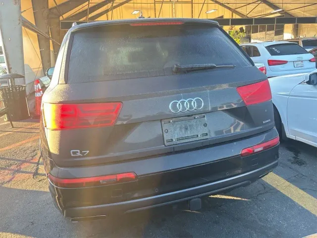 Audi Q7 - фото 4