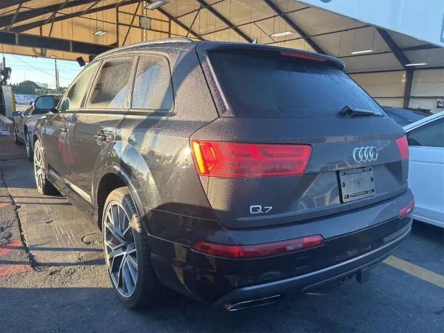 Audi Q7 - фото 3