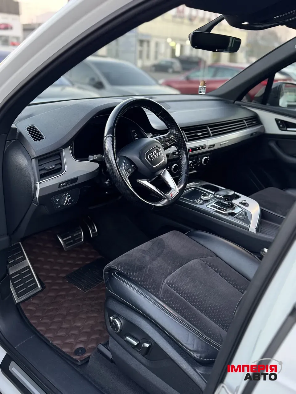 Audi Q7 - фото 6