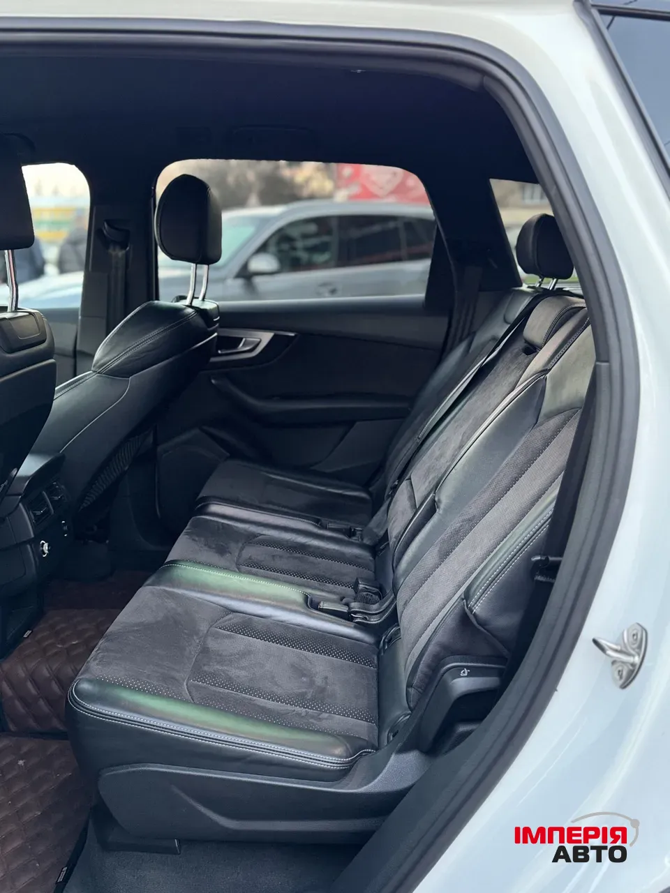 Audi Q7 - фото 8