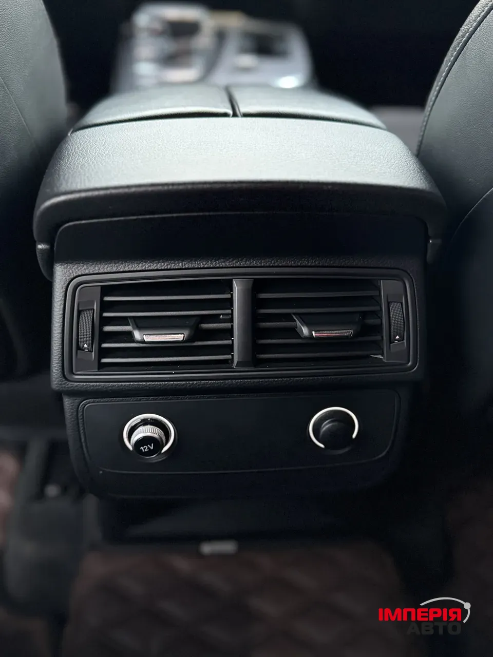 Audi Q7 - фото 9