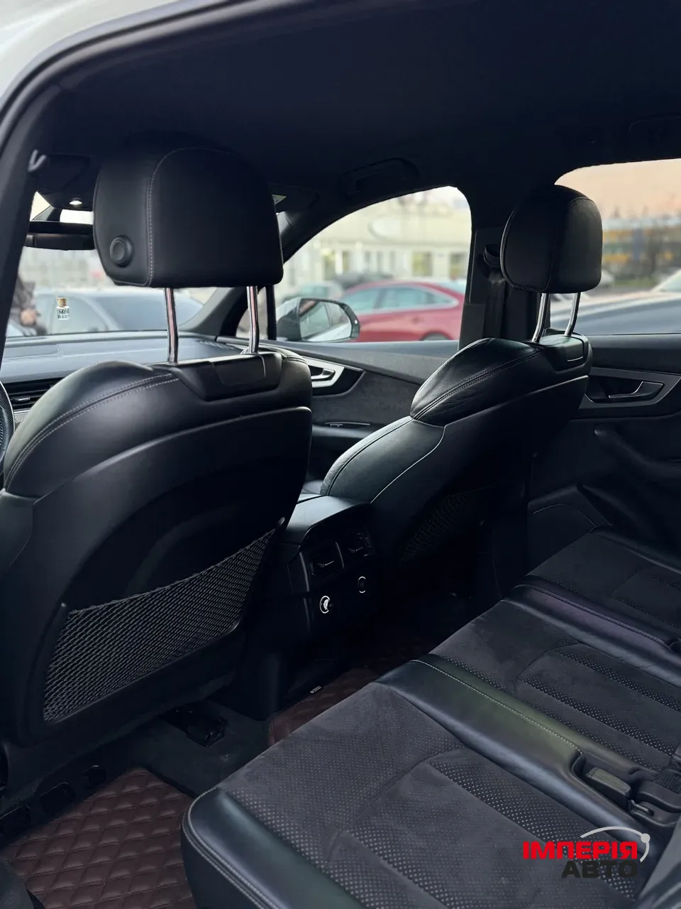 Audi Q7 - фото 7