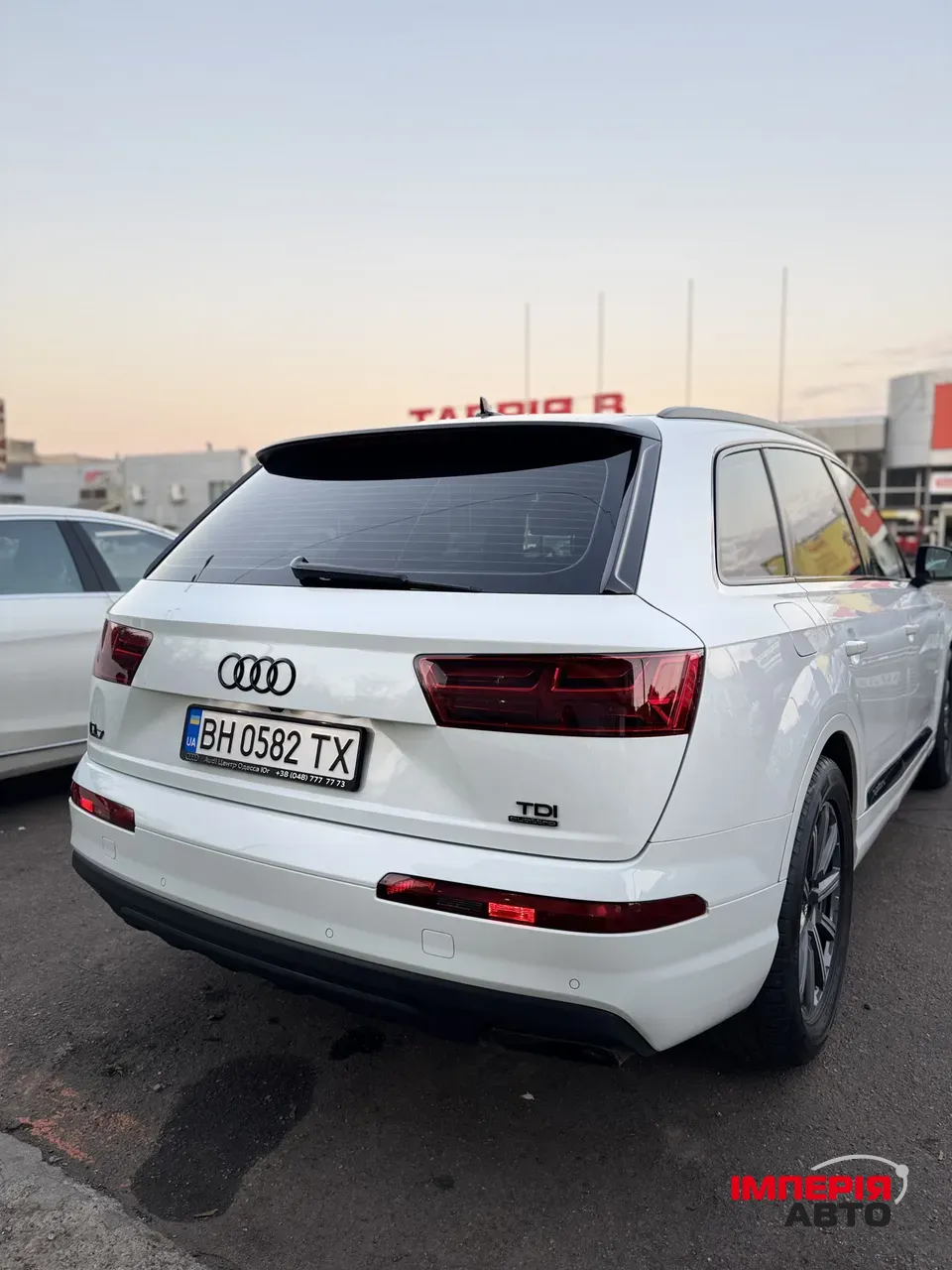 Audi Q7 - фото 11