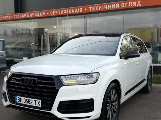 Audi Q7 - фото 1