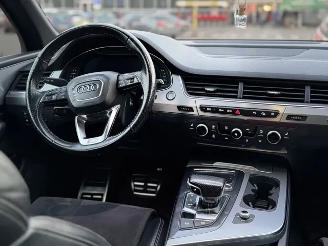 Audi Q7 - фото 4