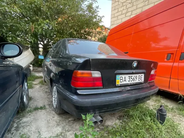 BMW 3 серії - фото 1