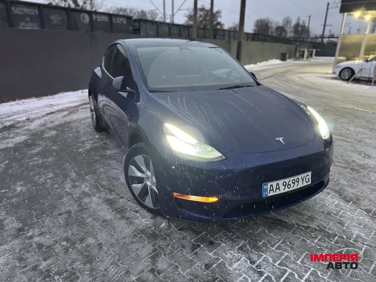 Tesla Model Y - фото 1