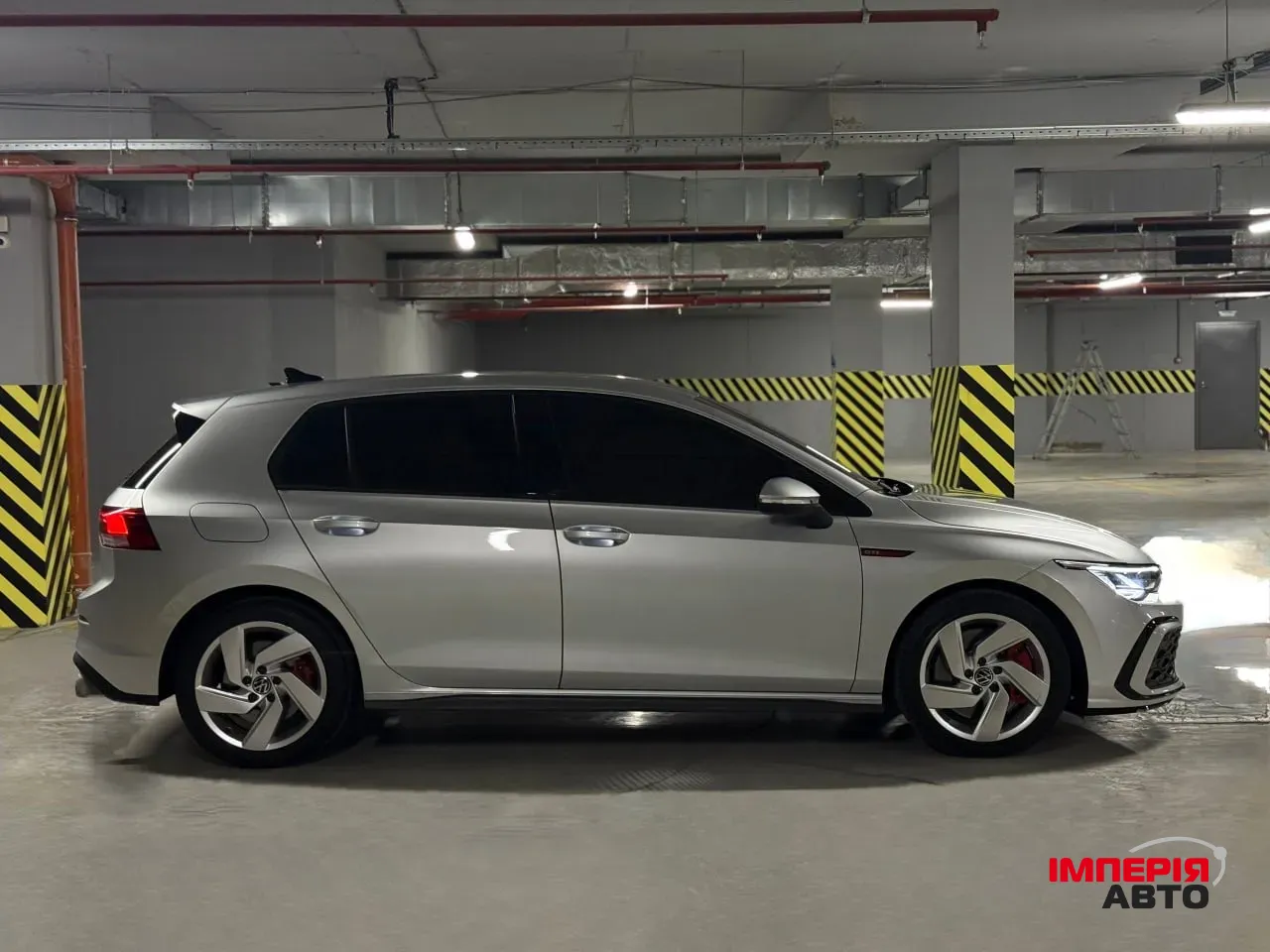 Volkswagen Golf GTI - фото 8