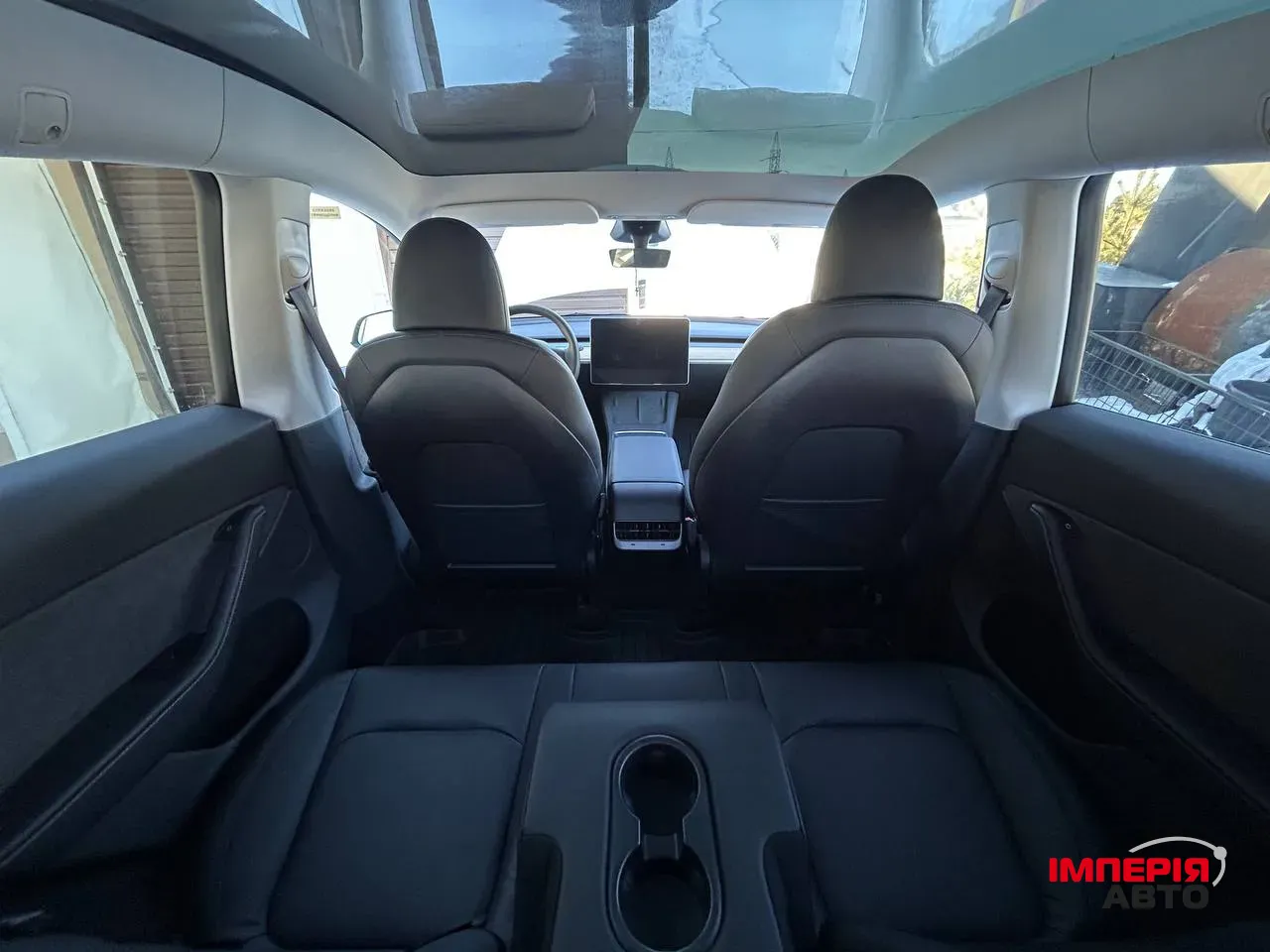 Tesla Model Y - фото 8