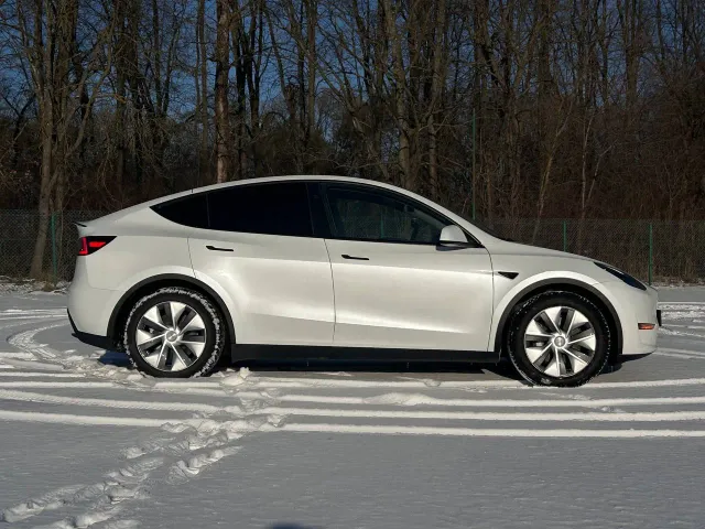 Tesla Model Y - фото 3
