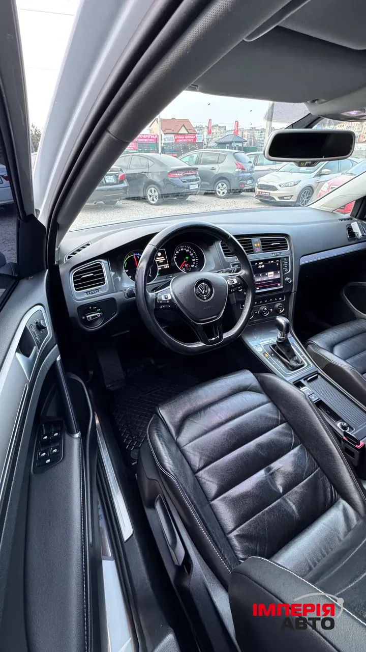 Volkswagen Golf - фото 10