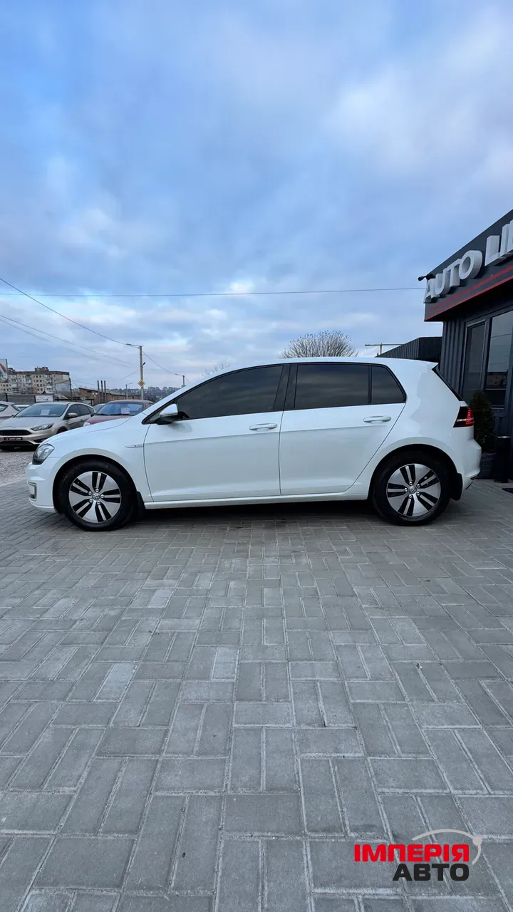 Volkswagen Golf - фото 8