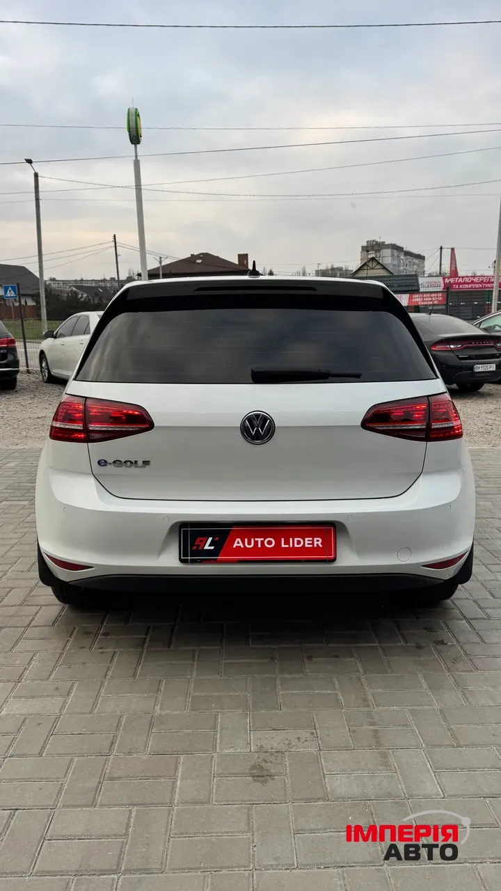 Volkswagen Golf - фото 5