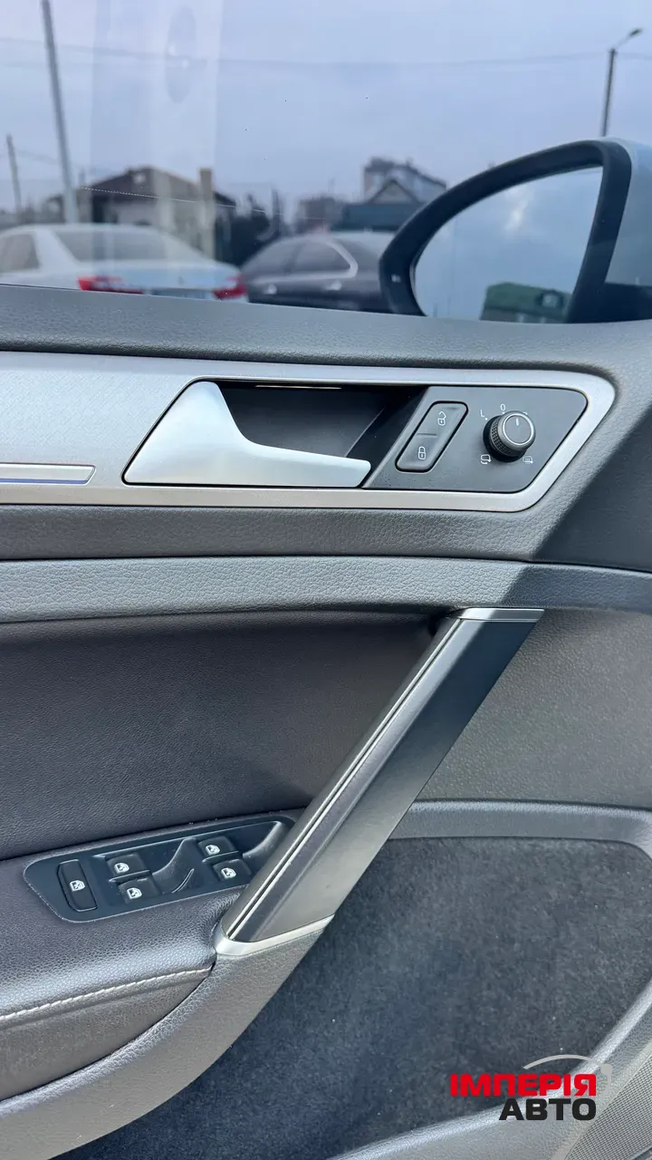 Volkswagen Golf - фото 12