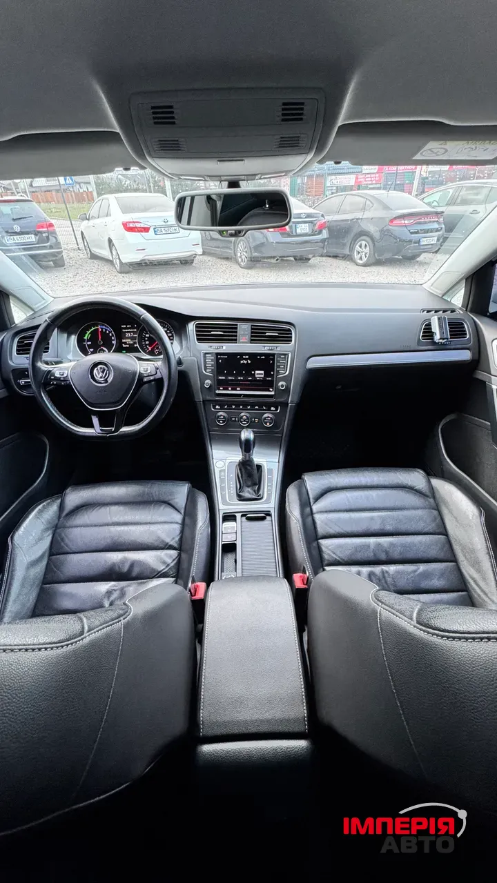 Volkswagen Golf - фото 18