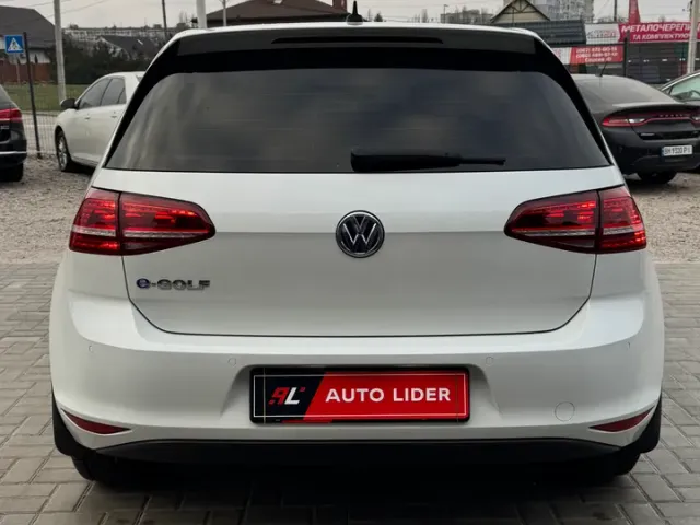 Volkswagen Golf - фото 5