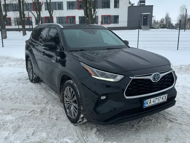 Toyota Highlander - фото 1