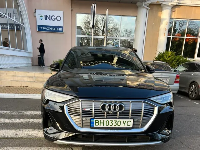 Audi e-tron Sportback - фото 1