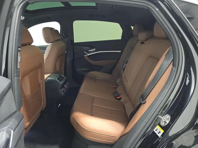 Audi e-tron Sportback - фото 5