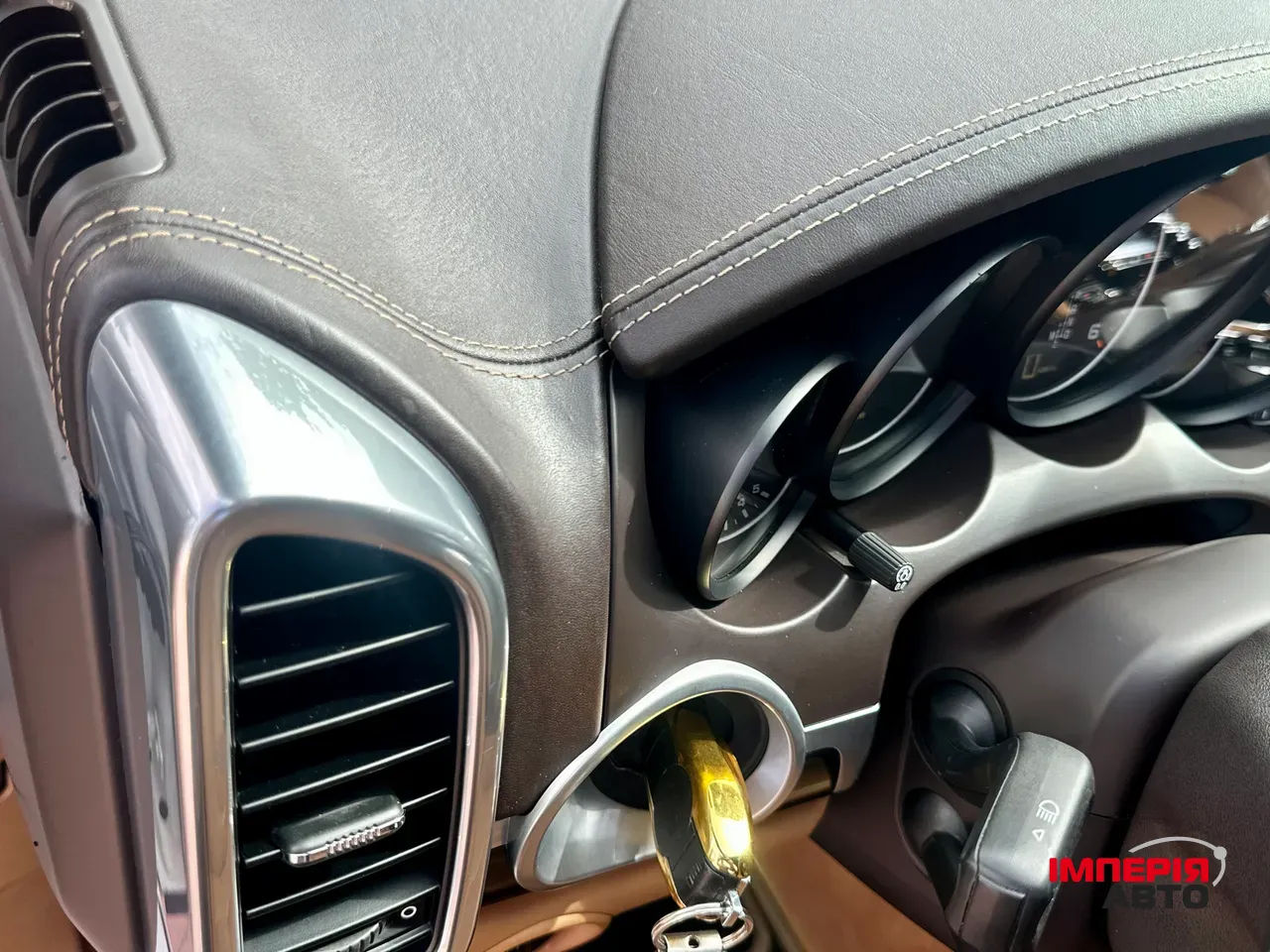 Porsche Cayenne - фото 13