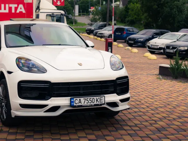 Porsche Cayenne - фото 2