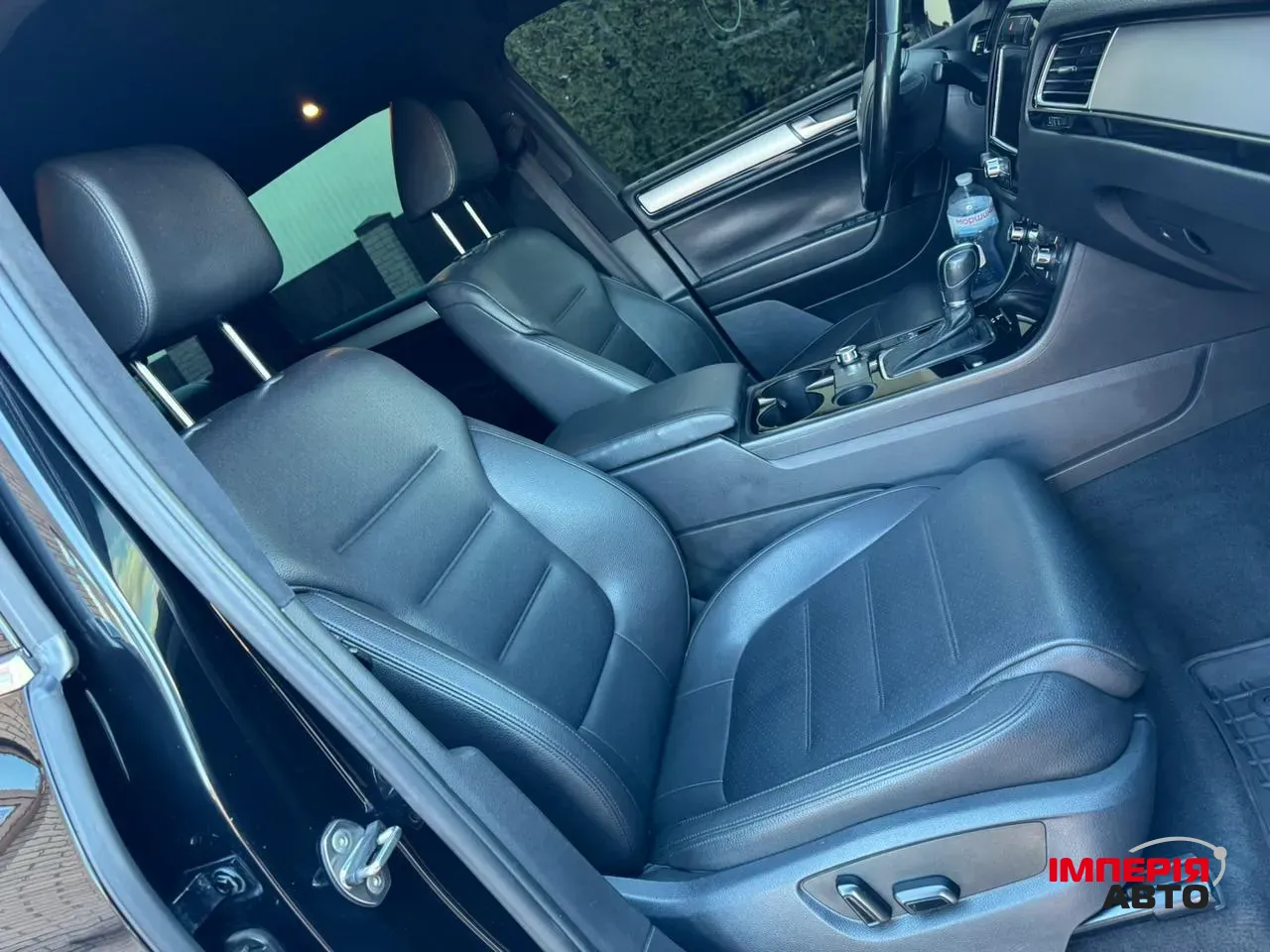 Volkswagen Touareg - фото 16