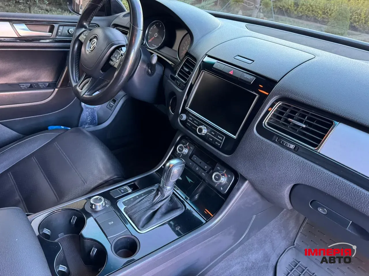 Volkswagen Touareg - фото 18