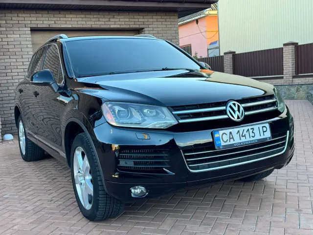 Volkswagen Touareg - фото 1