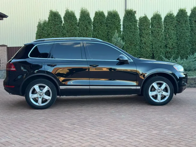 Volkswagen Touareg - фото 2