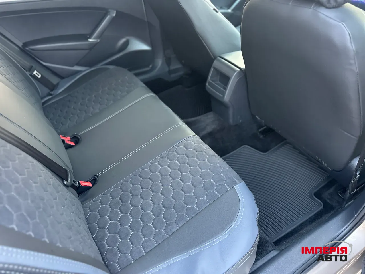 Volkswagen Passat (North America and China) - фото 24