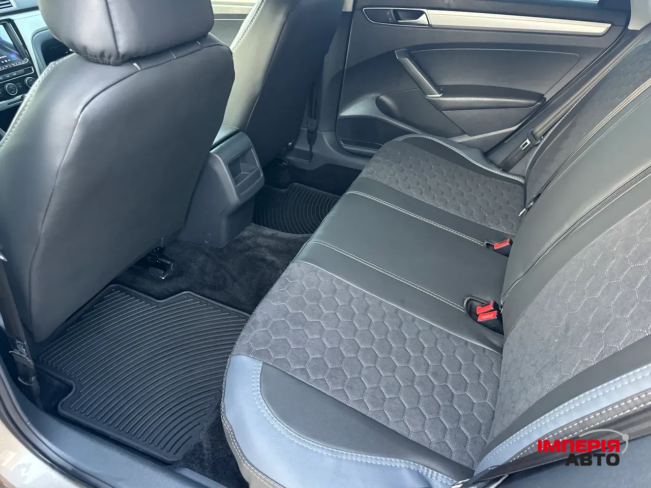 Volkswagen Passat (North America and China) - фото 22