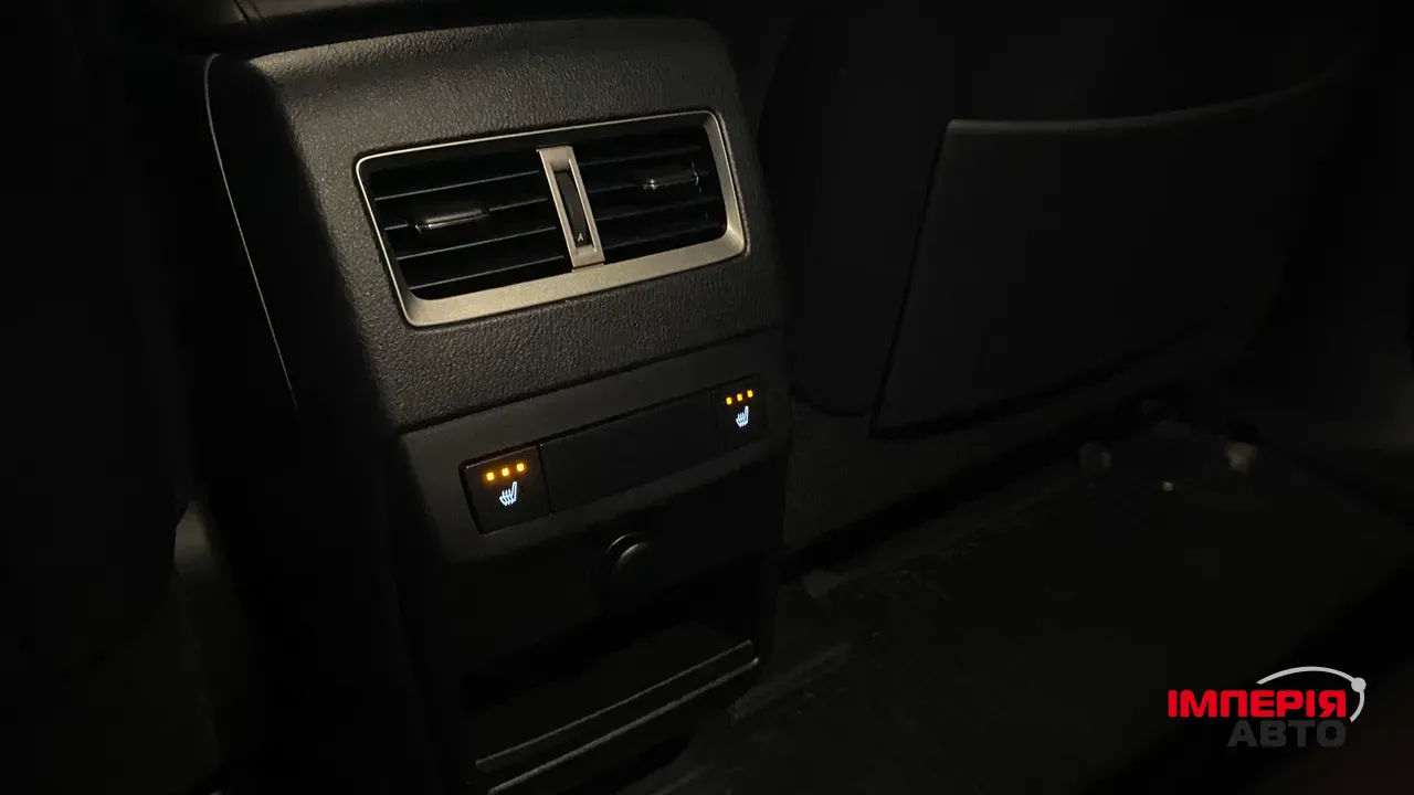 Lexus RX - фото 17