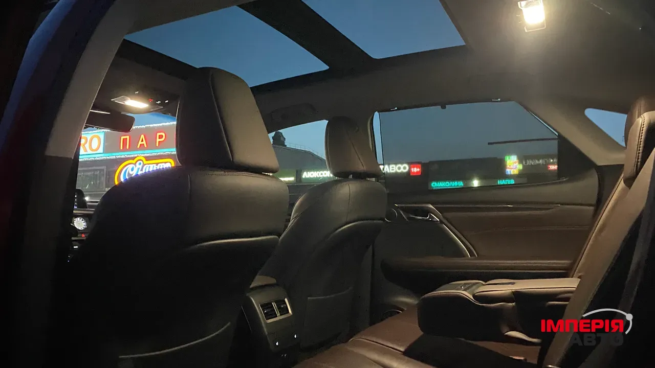 Lexus RX - фото 16