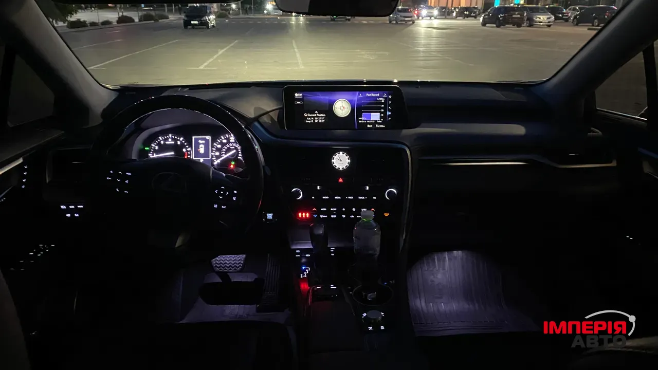 Lexus RX - фото 22