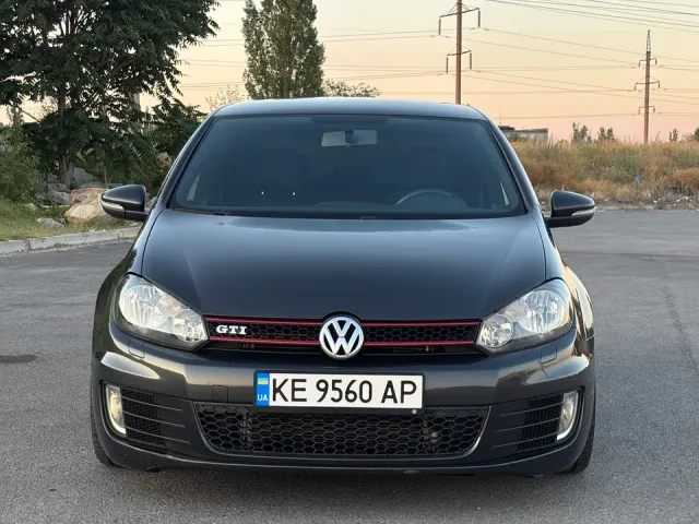 Volkswagen Golf GTI - фото 2