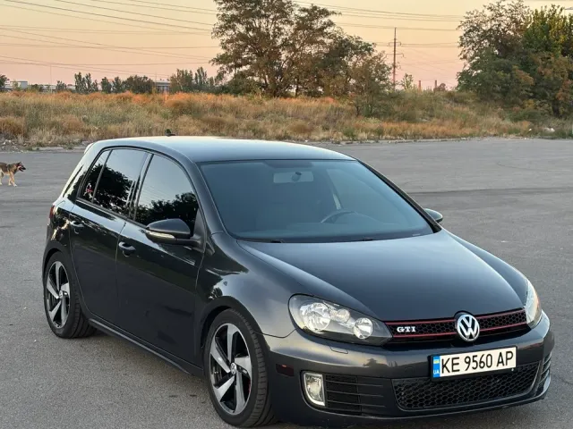 Volkswagen Golf GTI - фото 3