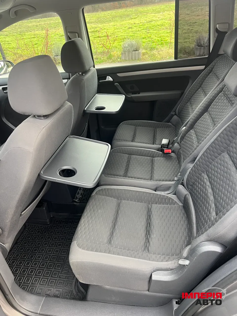 Volkswagen Touran - фото 4