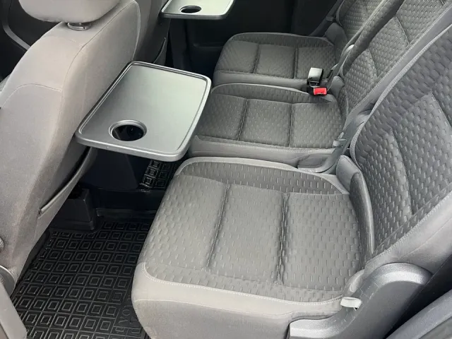 Volkswagen Touran - фото 4