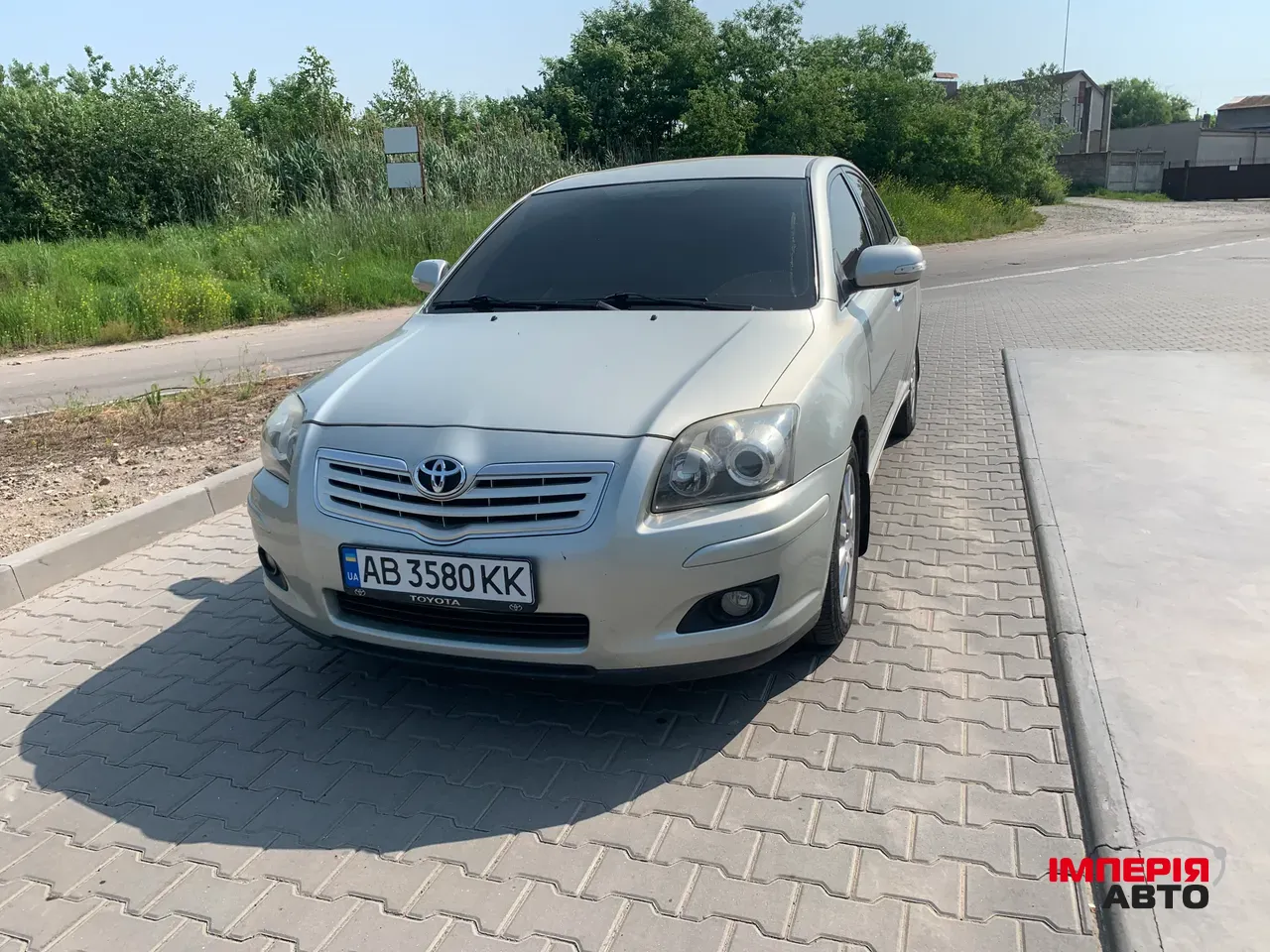 Toyota Avensis - фото 1