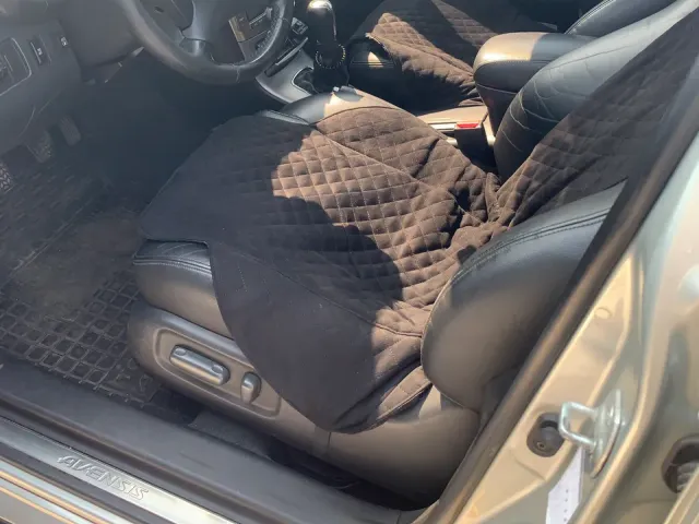 Toyota Avensis - фото 4