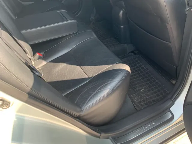 Toyota Avensis - фото 5