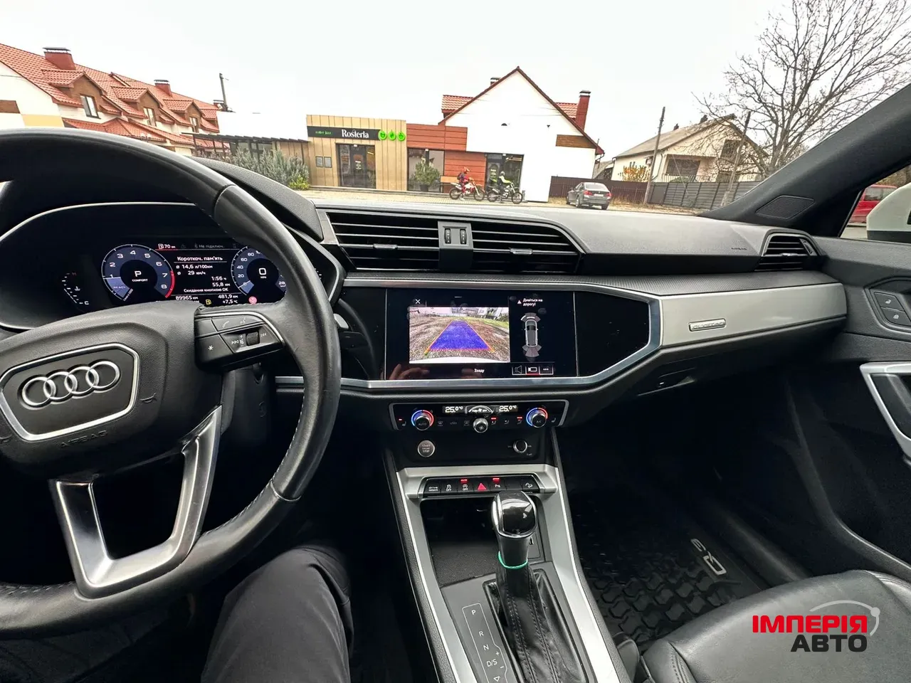 Audi Q3 - фото 11