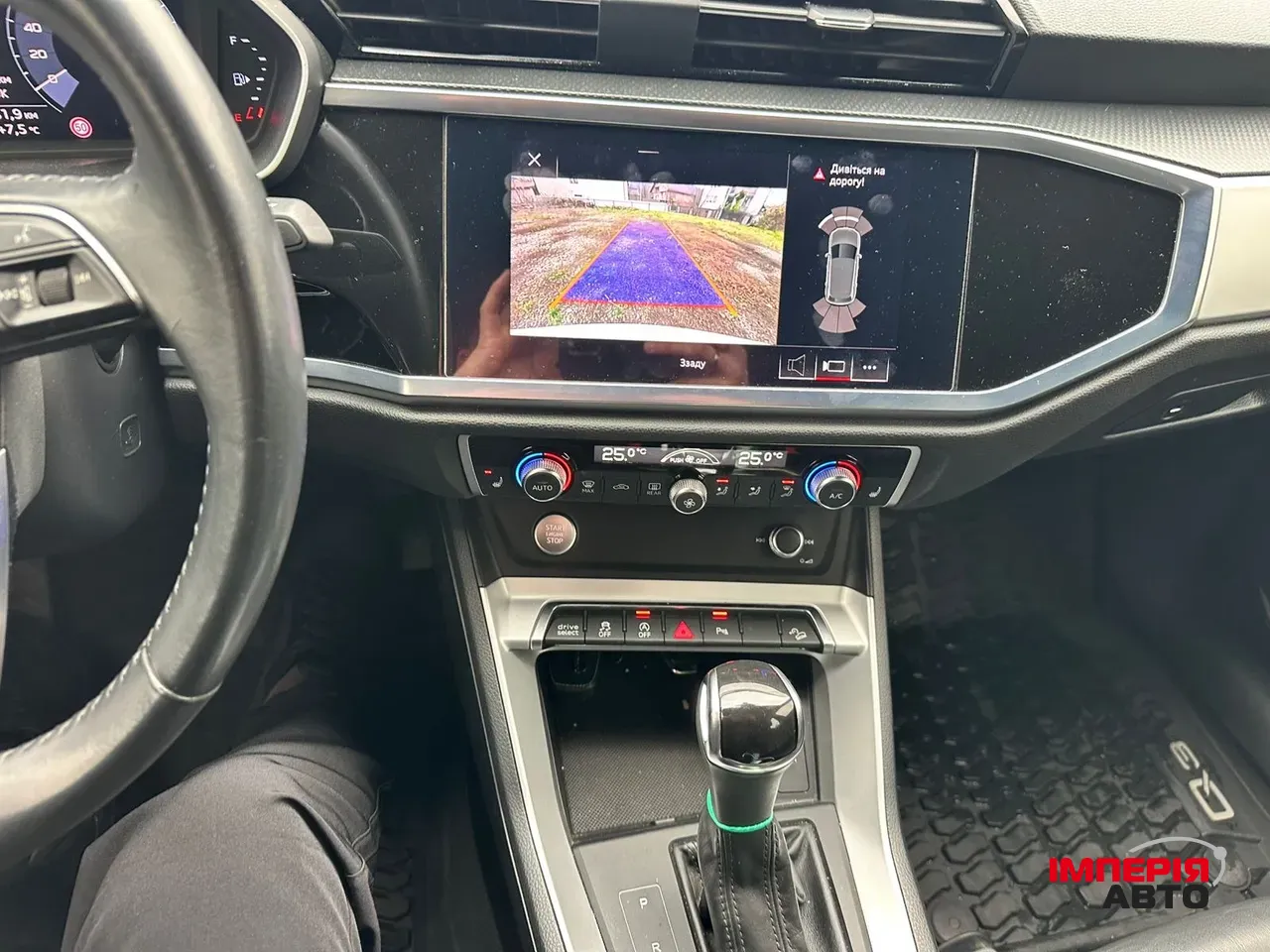 Audi Q3 - фото 12