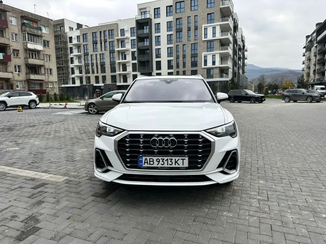 Audi Q3 - фото 4