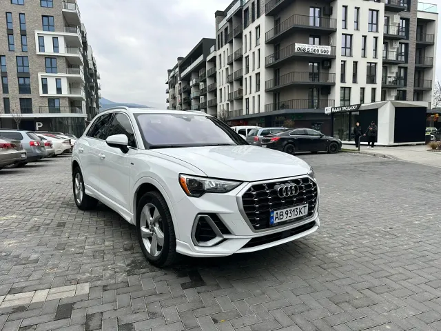 Audi Q3 - фото 1