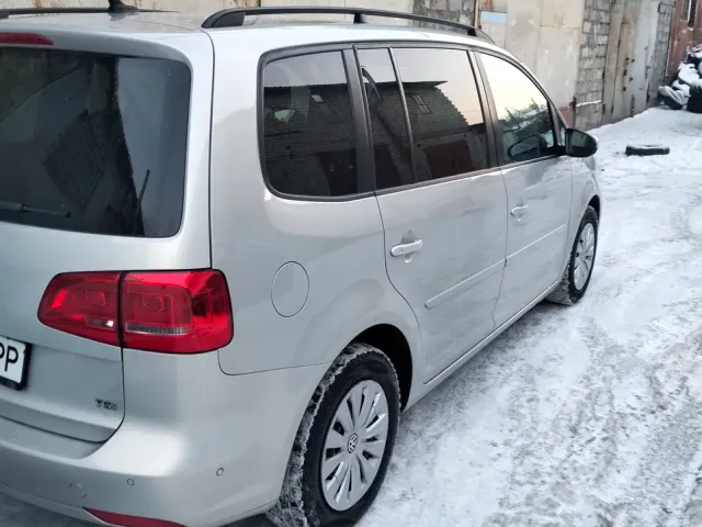 Volkswagen Touran - фото 5